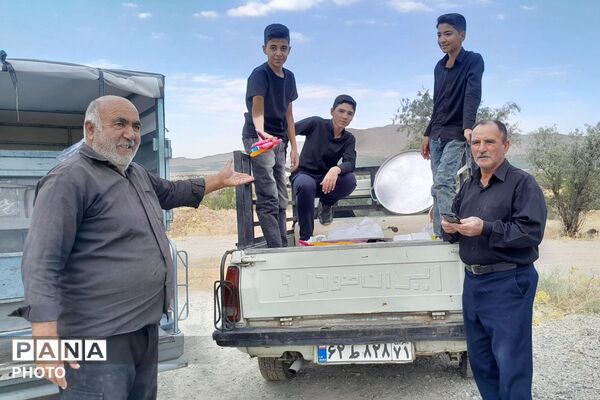 طعم مهربانی در مسیر عاشقی؛ قاب‌هایی از ایستگاه‌های صلواتی جاماندگان اربعین