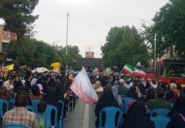 نیشابور در جشن غدیر غرق در شادی؛ از میدان امام خمینی تا انقلاب، موج حضور مردم