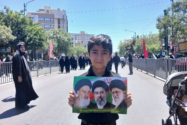 بدرقه باشکوه و میلیونی رهبر شهید در قلب مشهد مقدس