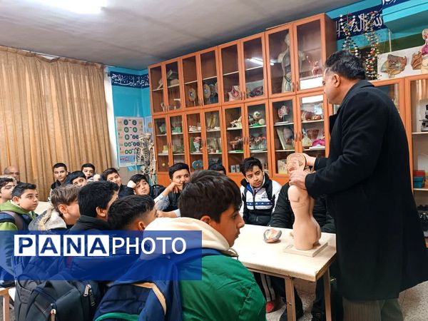 کلاس های آموزشی و آمادگی جشنواره نوجوانان خوارزمی در پژوهشسرا فرهنگ ورامین