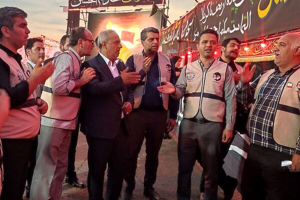 خدمت‌رسانی دانش‌آموزان در موکب «عشاق‌الحسین(ع)» سازمان دانش آموزی شهرستانهای تهران