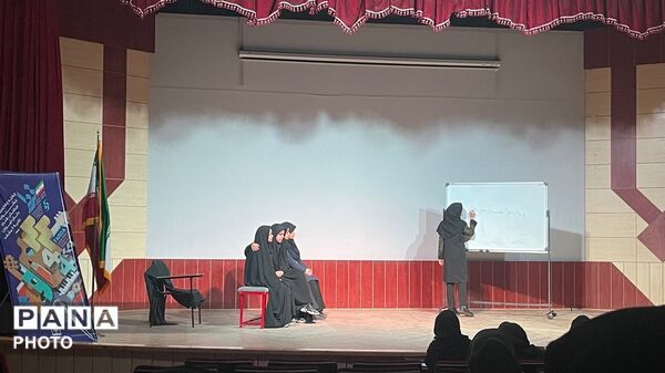 هنرستان هنرهای زیبا میزبان درخشش استعدادهای دختر در چهل و چهارمین جشنواره نمایش صحنه ای  و عروسکی