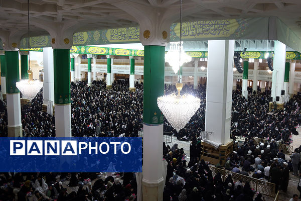 اجتماع بزرگ «عهد خواهرانه» با حضور 6 هزار دانشجوی دختر در قم