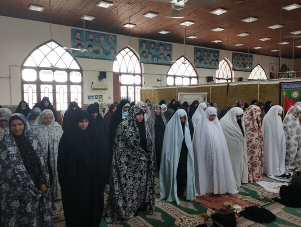 برپایی میز خدمت به‌مناسبت هفته دولت در میاندورود 
