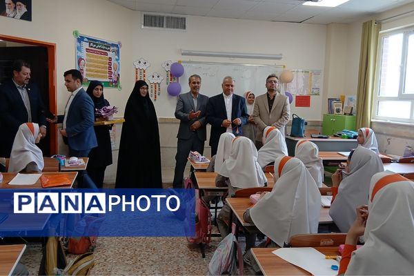 آیین سپاس معلم اداره کل آموزش و پرورش شهرستانهای تهران در کهریزک 