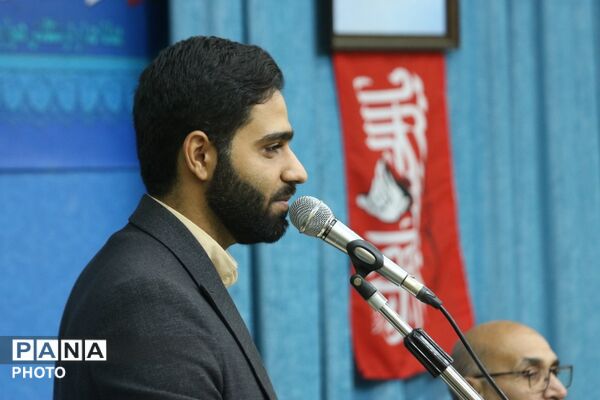 دیدار مدیرکل آموزش‌وپرورش یزد با نماینده ولی‌فقیه