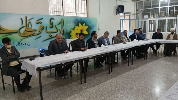 جلسه هماهنگی ۱۳ آبان و روز دانش‌آموز در شهر مهستان