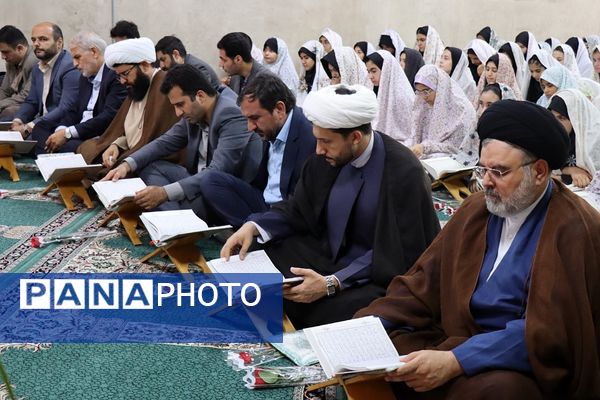 زنگ نماز با شعار «مِهر با مُهر» در مدارس سراسر شهرستان‌های استان تهران 