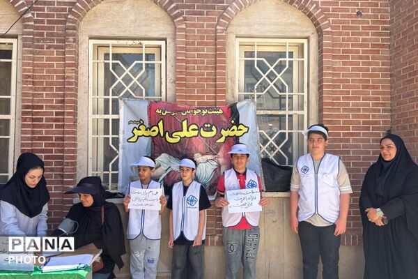برپایی میز خدمت و ایستگاه پایش سلامتی توسط مراقبین سلامت مدارس