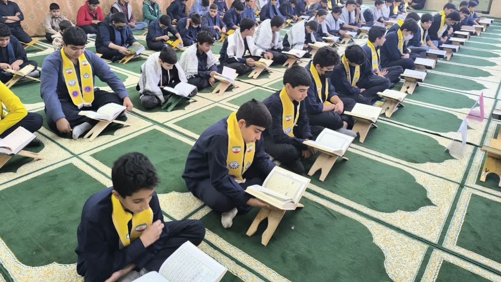 محفل انس با قرآن در دبیرستان سما 