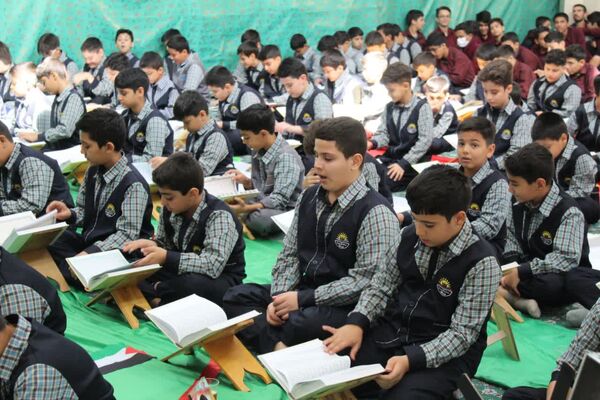 محفل انس با قرآن با حضور دانش‌آموزان سمنانی
