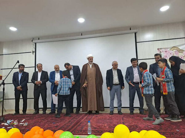  تجلیل از مدیران، مربیان و دانش‌آموزان پیشتاز شهرستان عسلویه