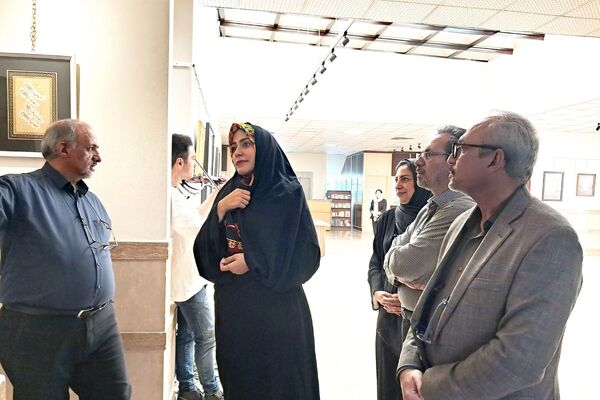 برگزاری نمایشگاه خوشنویسی به مناسبت هفته فرهنگی در ملارد 