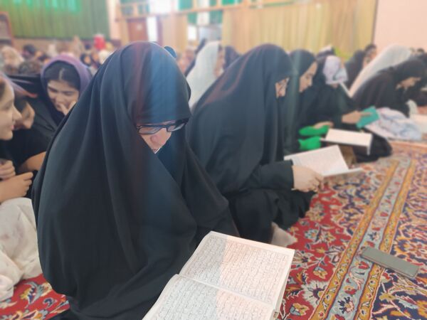 اعتکاف دانش‌آموزی در گناباد