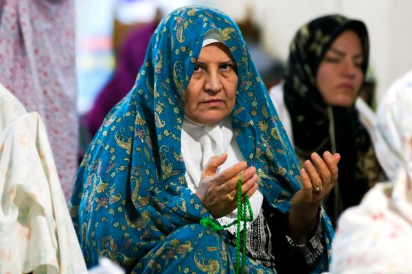 اعتکاف مادر و دختری در مسجد مقدس جمکران