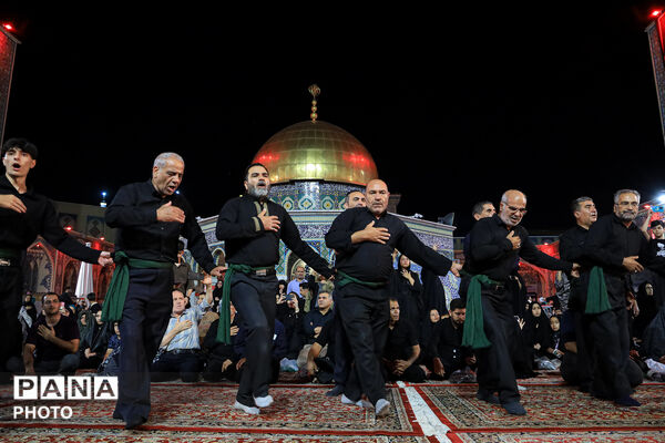 عزاداری سنتی شب هفتم محرم در «حسینیه حرم»