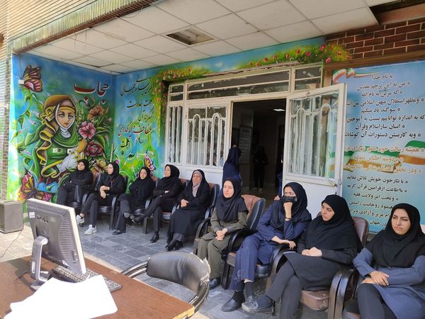 گرامیداشت هفته سلامت‌روان در دبیرستان میرزا جعفر سروقد خراسان رضوی 