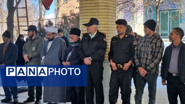 مراسم غبار روبی و عطر افشانی گلزار شهدا شهر سورشجان به مناسبت دهه فجر