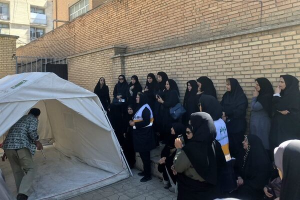 مربیان پیشتاز منطقه ۵ تهران، اصول تخصصی برپایی چادرهای امدادی هلال‌احمر را فرا گرفتند