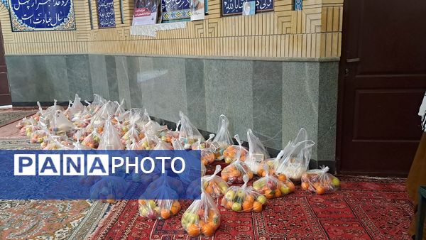 توزیع ۱۳۰ بسته یلدایی به همت خیران و معتمدان شهر بین نیازمندان