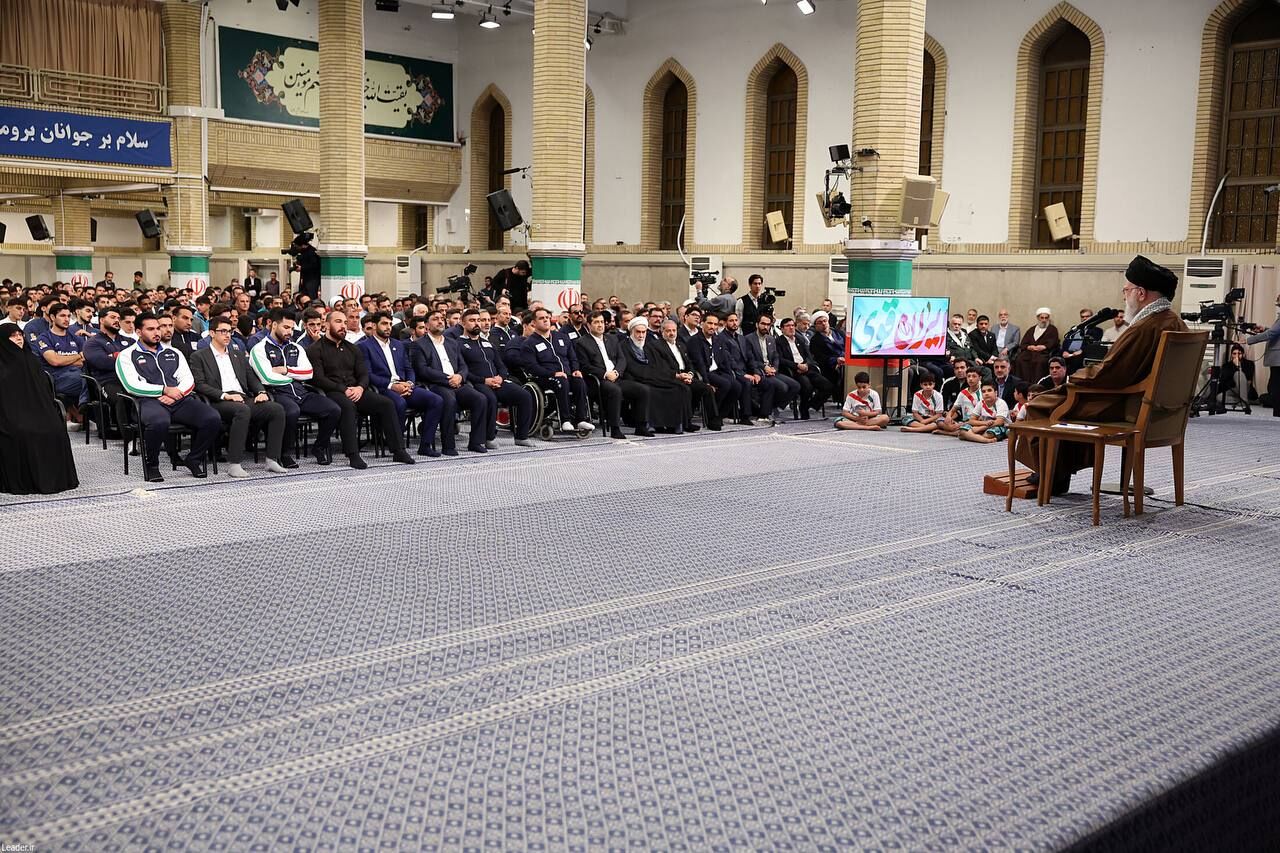 قدردانی و عهد جامعه ورزش با رهبر معظم انقلاب: سربازان ایران در جنگ نرم خواهیم بود