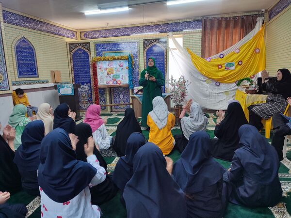 جشن میلاد بانوی صبر و شجاعت در دبیرستان شهید بهشتی