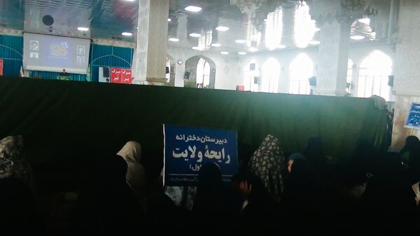 حضور دانش آموزان در نماز جمعه کاشمر