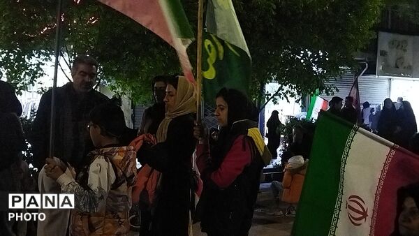 دختران نیشابوری در صف اول تجمعات-۲