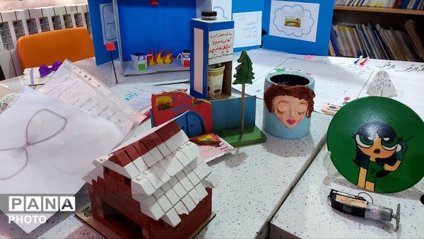 نمایشگاه جابربن‌ حیان در دبستان دخترانه فرهنگیان ۲ 