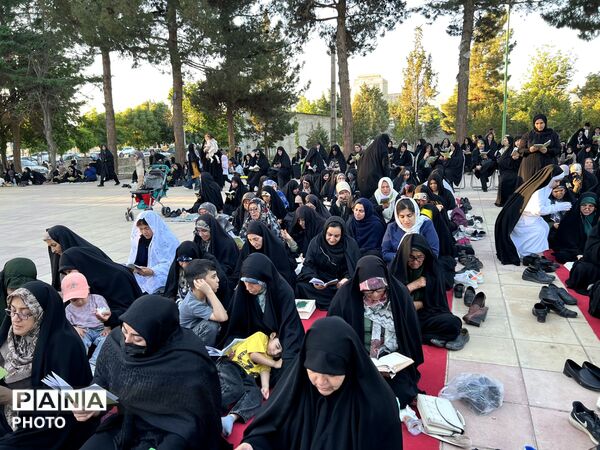 دعای عرفه در امامزاده  شهرک ینگی امام ساوجبلاغ 