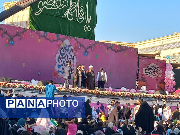 جشن تکلیف دختران و گرامیداشت دهه کرامت در قم
