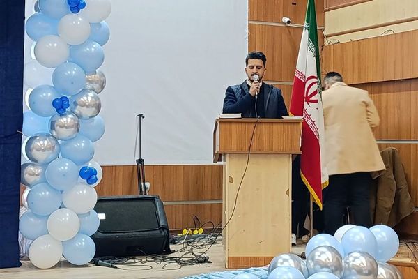  جنگ شادی به مناسبت میلاد امیرالمؤمنین(ع) در سالن تبلیغات شهرستان ورامین 