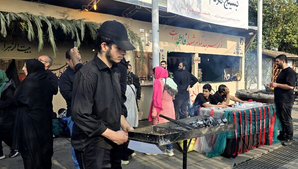 مراسم تشییع پیکر هفت شهید گمنام در رشت