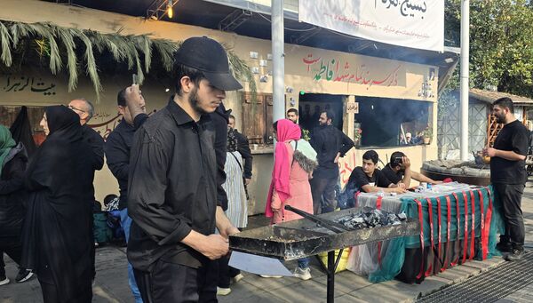 مراسم تشییع پیکر هفت شهید گمنام در رشت