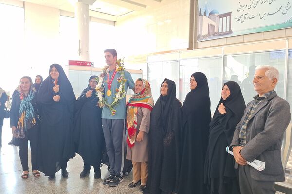 بازگشت قهرمانان با مدال طلای تکواندو کره جنوبی به شیراز