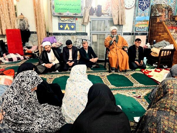 مراسم اعتکاف مادر دختری در مسجد صاحب الزمان آشخانه