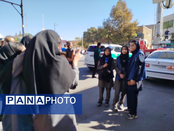 حضور پرشور دانش‌آموز خبرنگاران پانا کاشمر در راهپیمایی ۱۳ آبان
