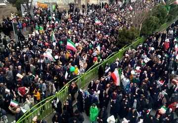 قلهٔ غیرت و وفاداری در کوچه‌های بهمن