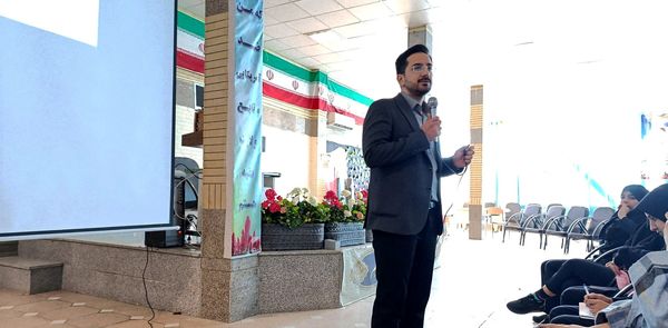 کارگاه مشاوره تحصیلی در مدرسه حضرت زینب (س) شهرستان اسدآباد 