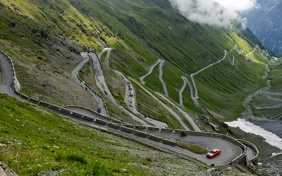 ساخت ۱۶ کلیومتر از پروژه احداث سه‌راهی طارم به منجیل نیازمند هزار و ۲۰۰ میلیارد تومان اعتبار است