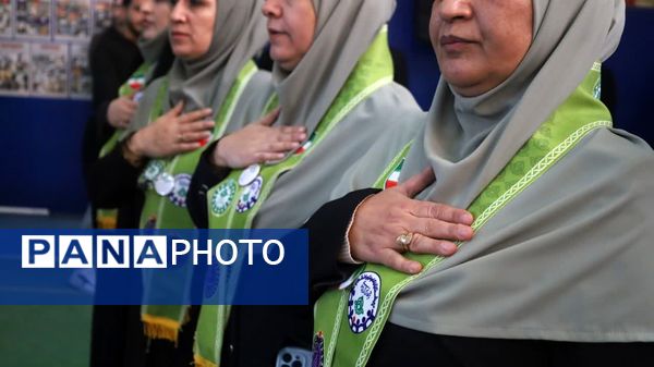 زنگ انقلاب نواخته شد