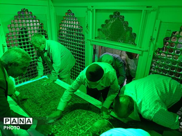 آیین غبارروبی ضریح مطهر امامزاده سید حمزه (ع)