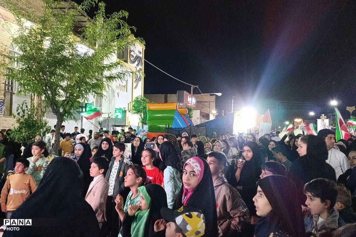 قیامدشت در قاب نور و باران؛ روایت تصویری از حال و هوای وصف ناپذیر این شب های شهر قیامدشت