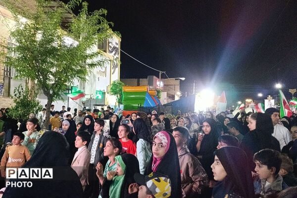 قیامدشت در قاب نور و باران؛ روایت تصویری از حال و هوای وصف ناپذیر این شب های شهر قیامدشت