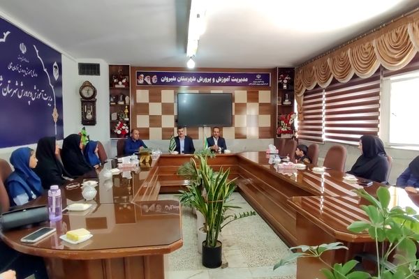 تجلیل مدیر آموزش و پرورش شهرستان شیروان از خبرنگاران پانا