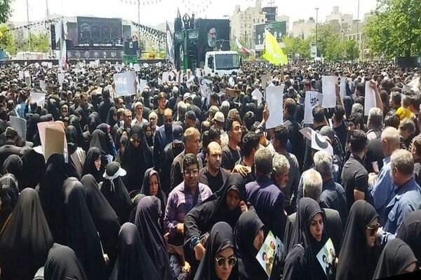 وداع تاریخی مشهدی‌ها با خادم‌الرضا؛ شهید جمهور
