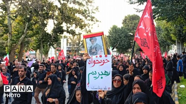 راهپیمایی جاماندگان اربعین در ملایر با حضور پرشور عاشقان حسینی 