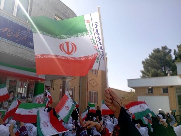 طلوع شکوفه‌های امید در دبستان امین زاده فاروج 