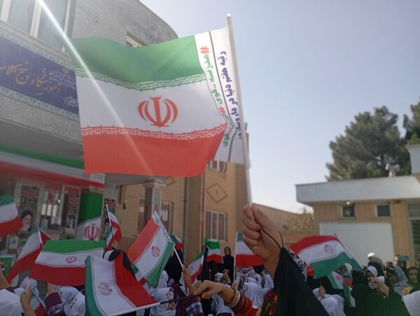 طلوع شکوفه‌های امید در دبستان امین زاده فاروج 