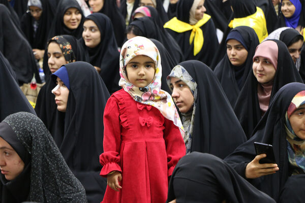 اجتماع عظیم دختران دانشجوی کشور در حرم حضرت معصومه(س)